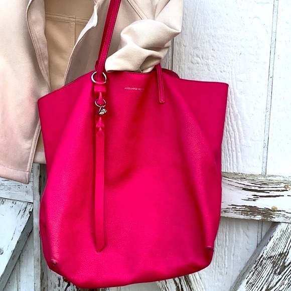 Alexander McQueen Handbags - Alexander McQueen Tote